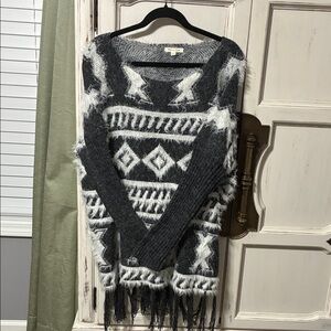 Tea n Rose Black and White Fringed Sweater